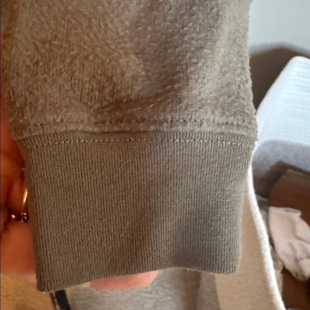 Alo Yoga Soho Sweatshirt - Picture 5 of 6